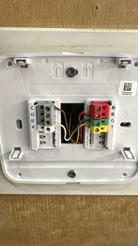Thermostat base wiring
