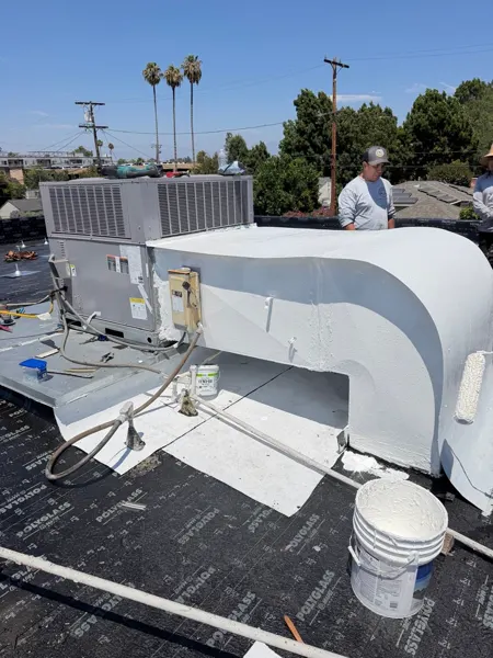 Sheet-metal transition on a rooftop unit